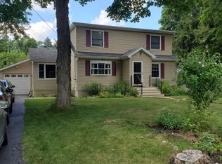 5 Opal Rd, Oak Ridge, NJ 07438