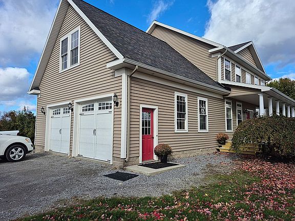 4th image of 372 Transit Rd