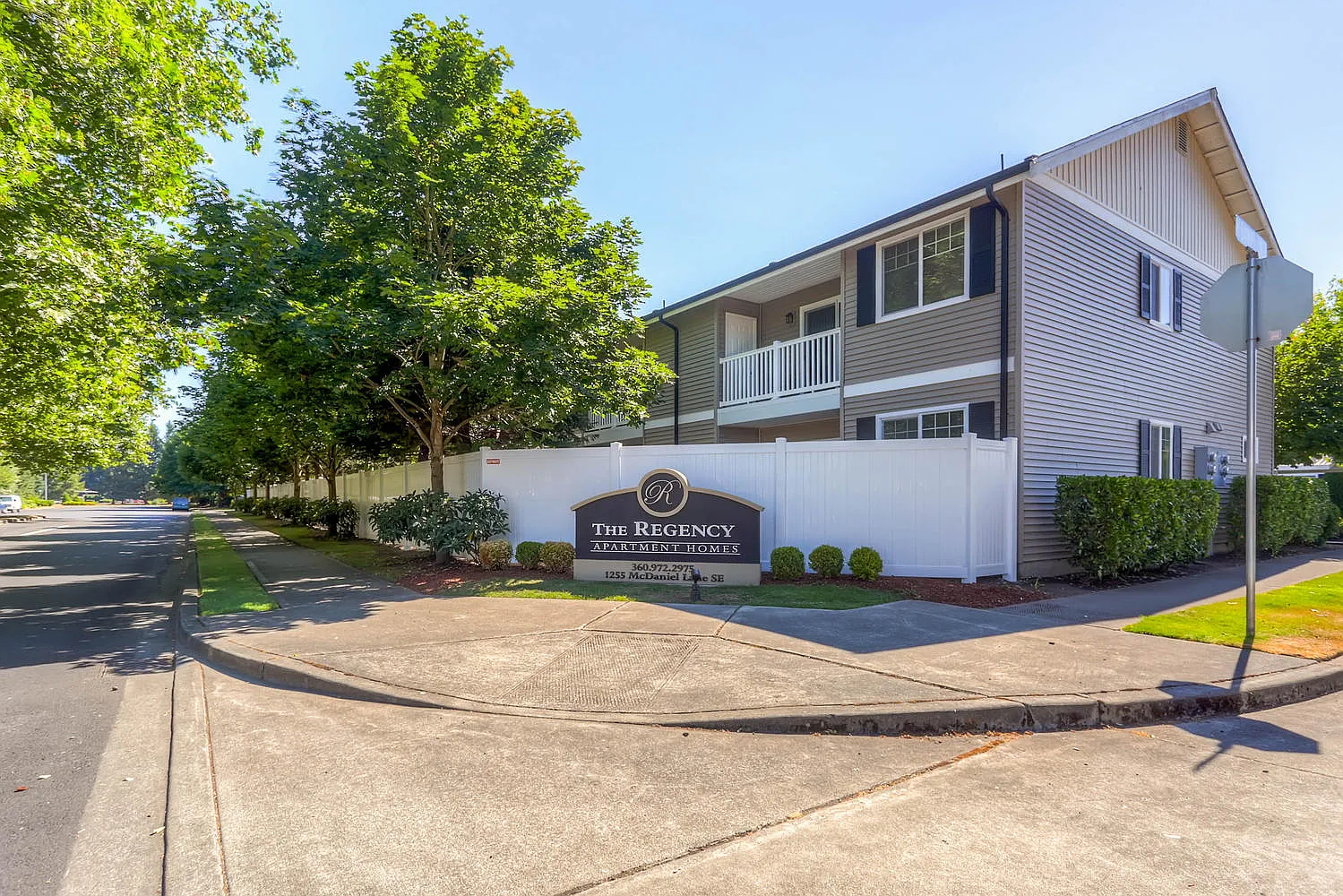 Regency Apartments — Photo 1