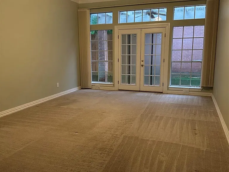 3415 Kingsway Ct — Photo 6