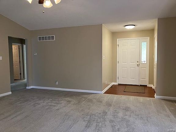 5th image of 50 E Lakeview Dr