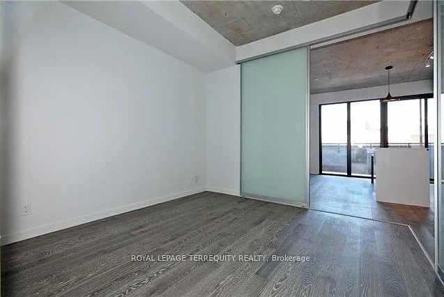 383 Sorauren Ave #413 — Photo 2