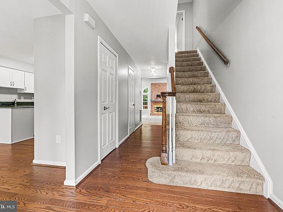 4th image of 4620 Luxberry Dr