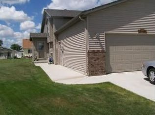 527-32 1/2 St N, Moorhead, MN 56560