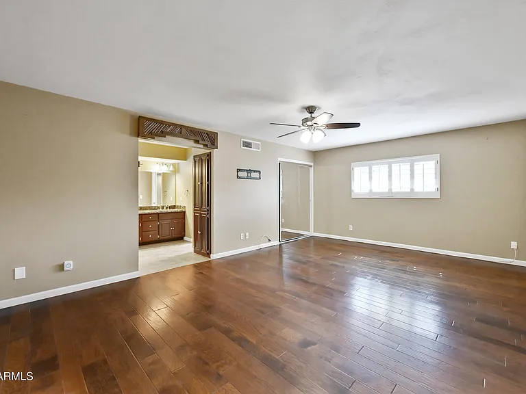 324 W Willow Ave — Photo 20