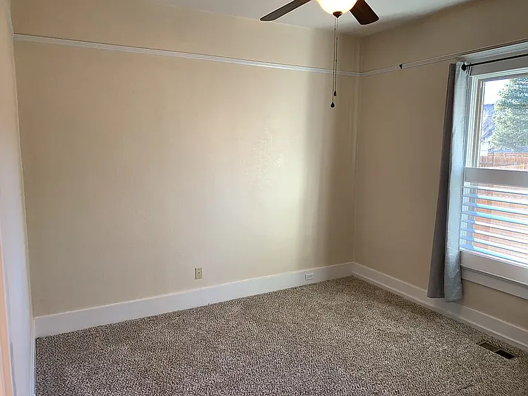 1903 W Pikes Peak Ave — Photo 5