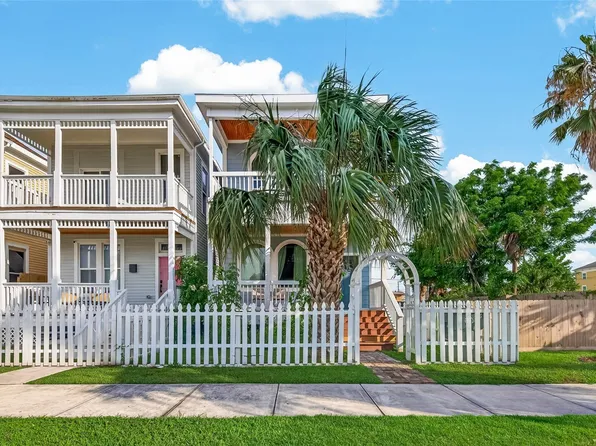 2815 Ball St, Galveston, TX 77550