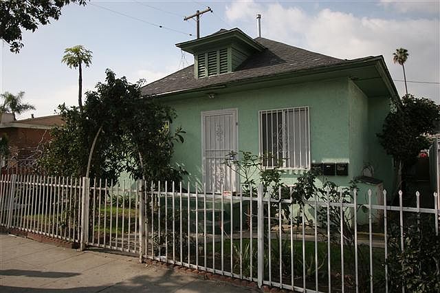 1st image of 1217 Molino Ave