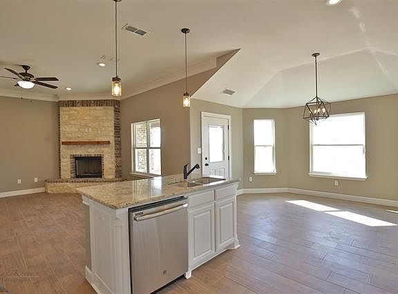 5th image of 3118 Oakley