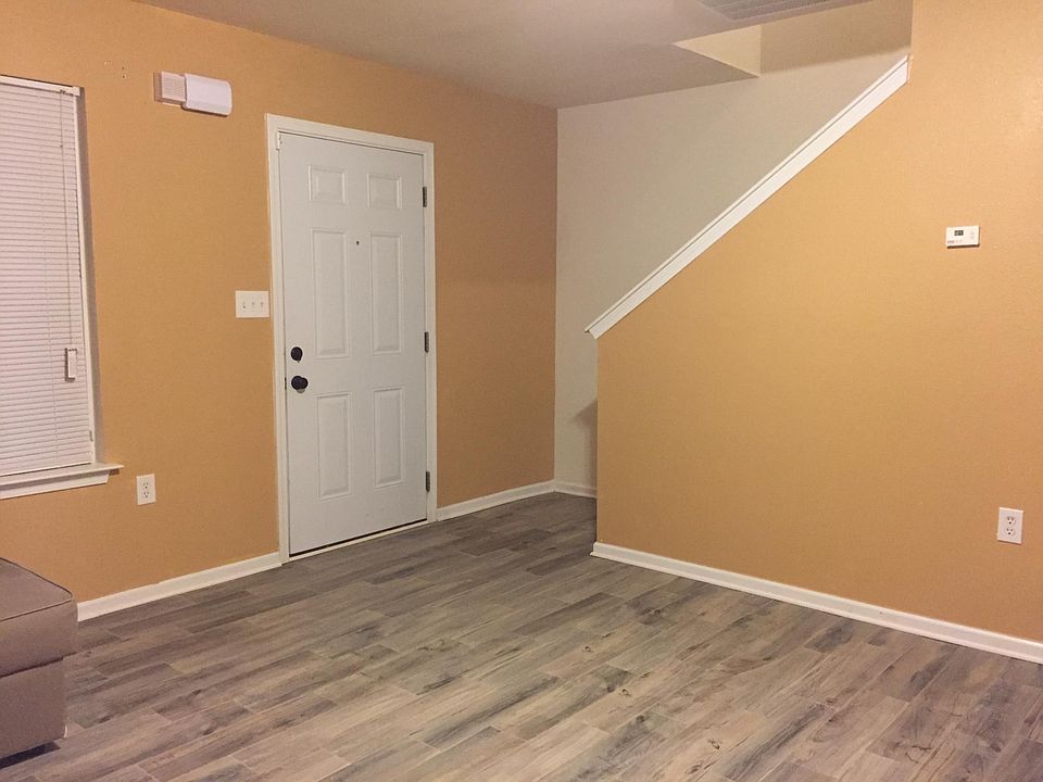 2nd image of 144 Hunslet Cres