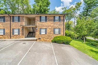 2919 Conner Dr — Photo 2