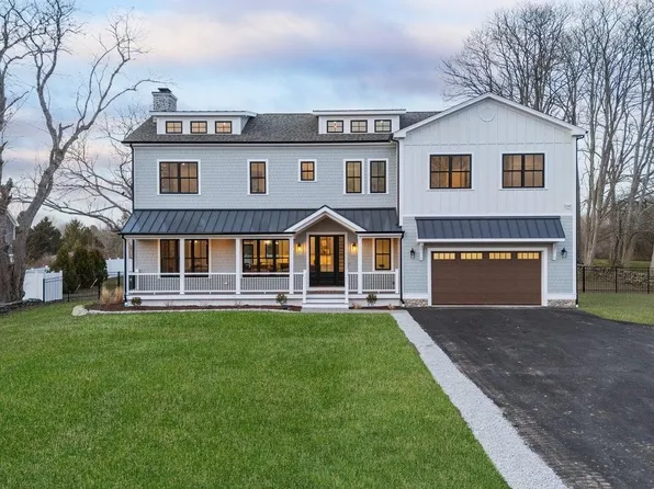 980 Green End Ave, Middletown, RI 02842