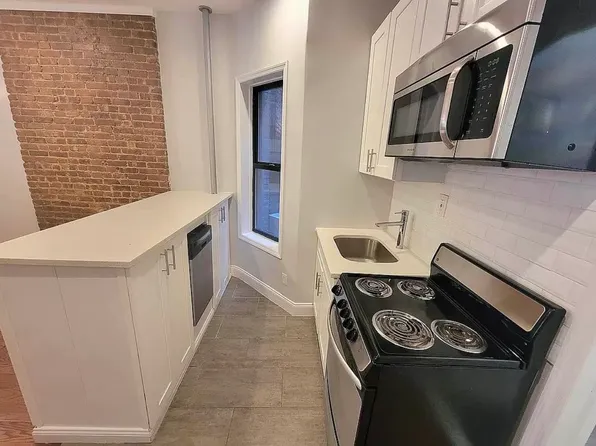 1885 Amsterdam Avenue image 1 of 5
