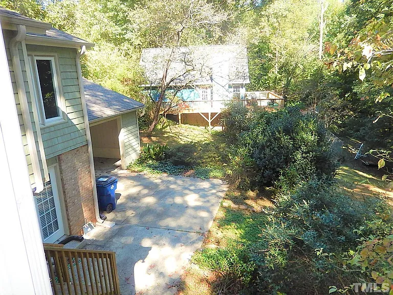 6704 Winding Trl — Photo 26