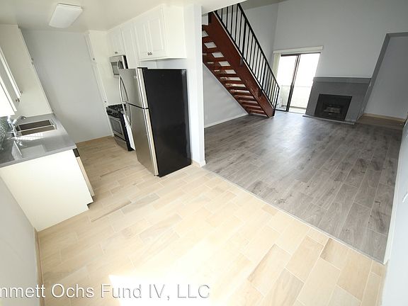 3rd image of 3353 Shelby Dr APT 203