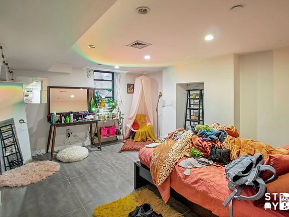 4th image of 82 Mac Donough St #1