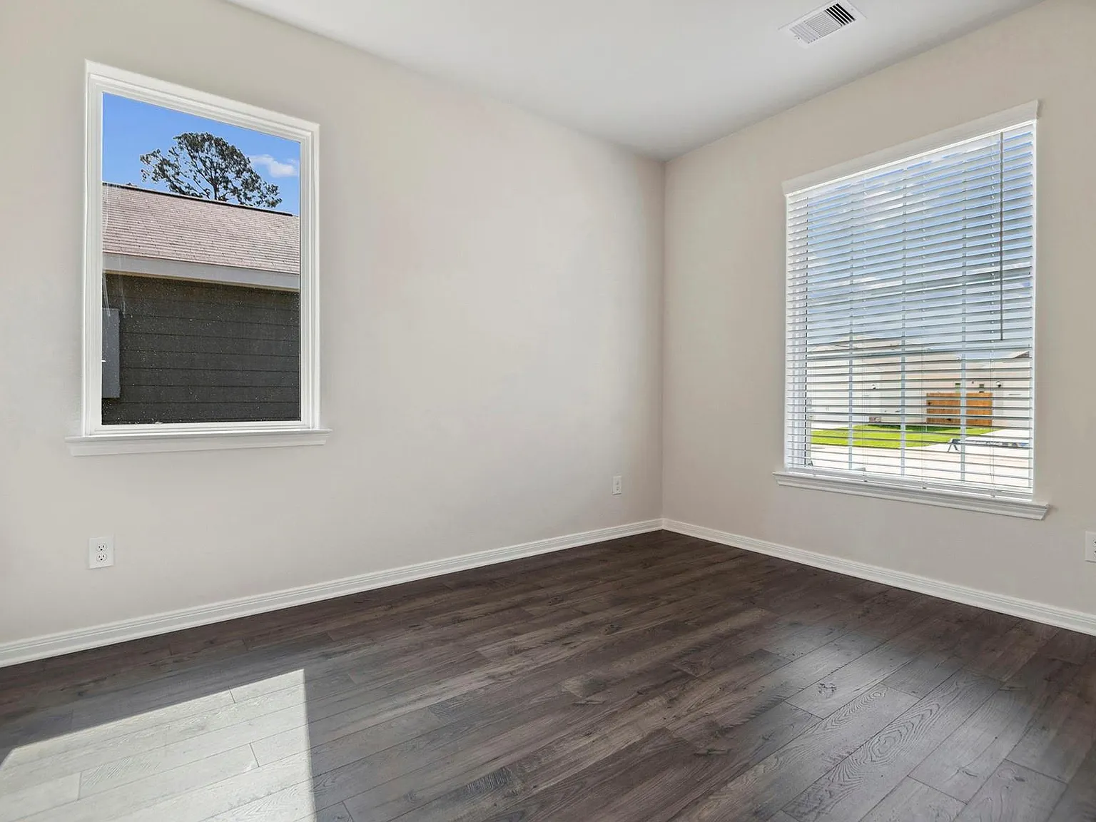3 bed, 2.0 bath, 1552 sqft, $1,895 — Photo 4