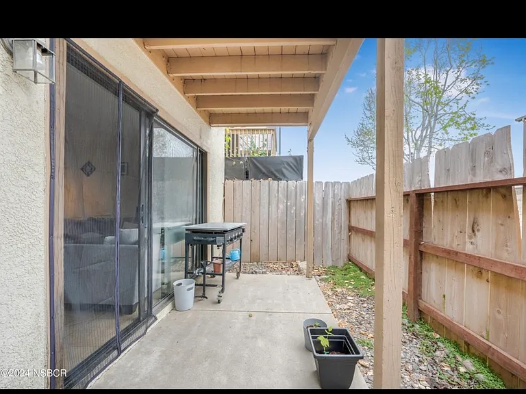 132 Village Circle Dr — Photo 3