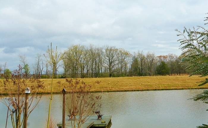 Wake up to Lake Views