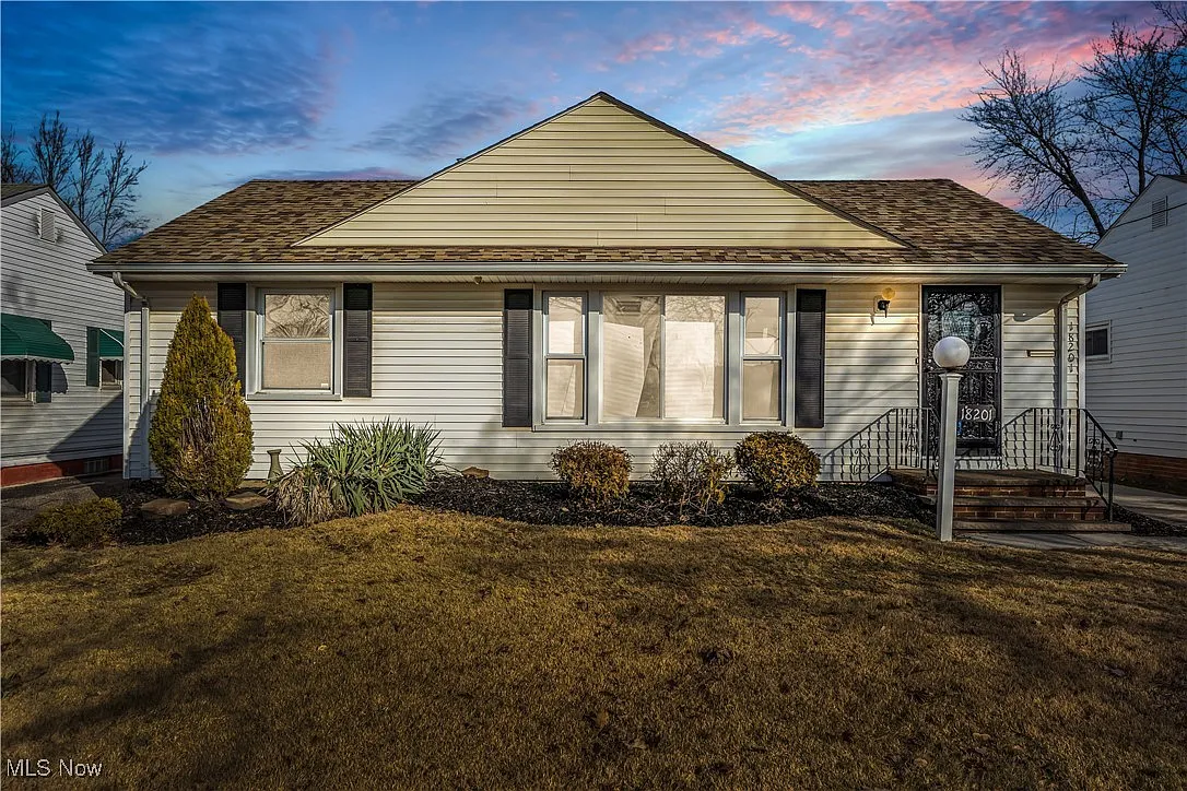 18201 Garden Blvd photo 1