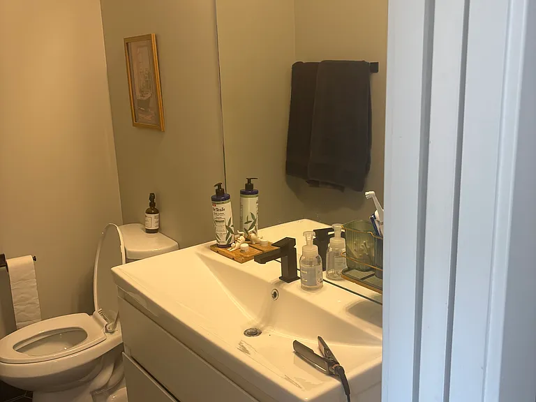 1456 W Addison St #3 — Photo 16