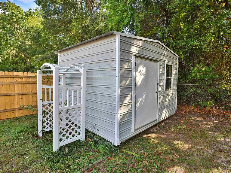 3795 Summer Dr — Photo 40