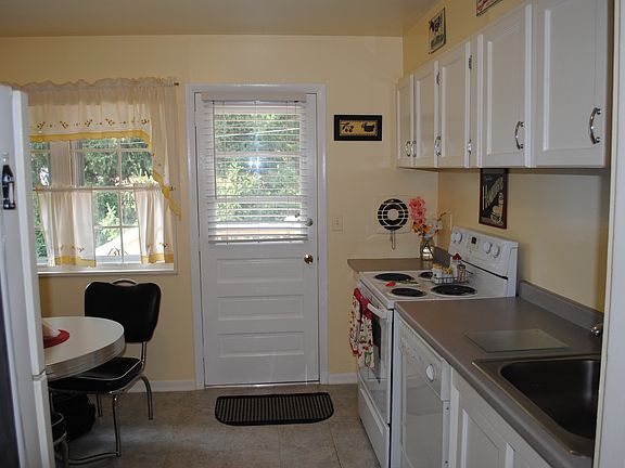 Kichen with access to deck