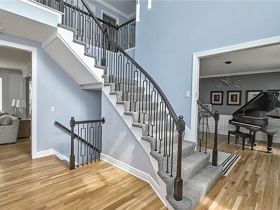 3rd image of 5812 W 147th Pl