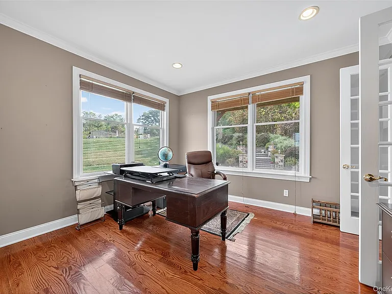 11 Dorian Way — Photo 10