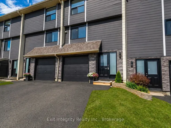 135 Chalmers St S #18, Cambridge, ON N1R 6M2