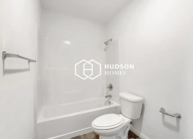 2946 Field St — Photo 10