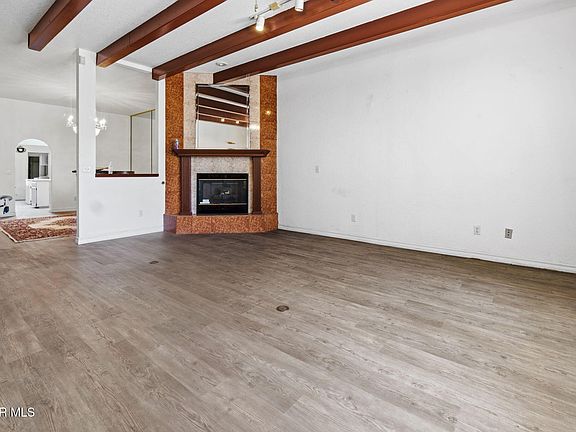 2nd image of 124 Casitas Del Este Ln