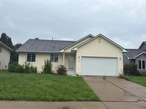 2817 River Ridge Rd, Des Moines, IA 50320