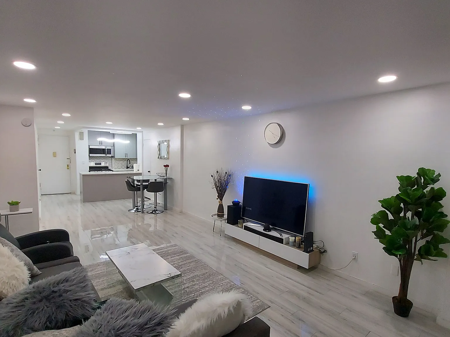 10 Huron Ave — Photo 4