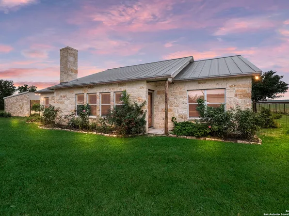 176 PR 4202, Dhanis, TX 78850