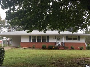 2831 Lomond St, Winston Salem, NC 27127