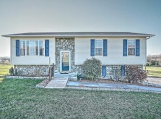 662 Old Snapps Ferry Rd, Chuckey, TN 37641