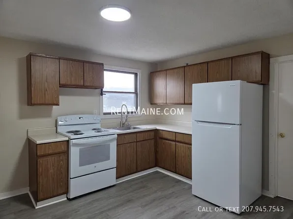 132 Spring St #5, Auburn, ME 04210