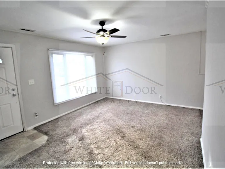 1417 Rochelle Dr — Photo 2