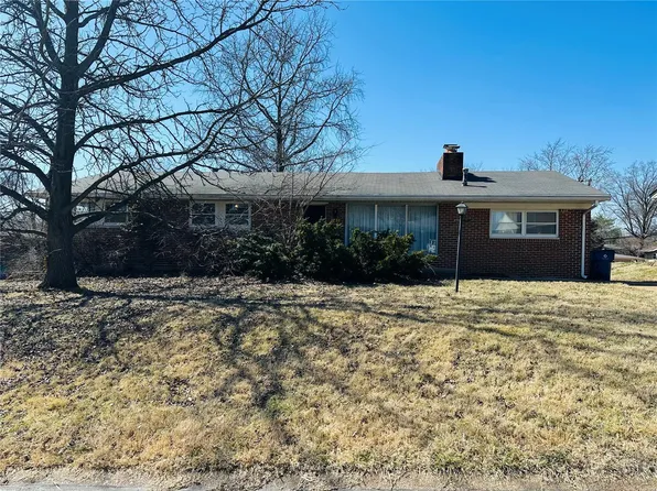 8751 Townhill Dr, Saint Louis, MO 63126