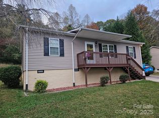 951 Cypress Ct NW, Lenoir, NC 28645