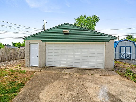 4th image of 1637 Rosemont Ave