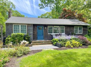 6 Long Ln, Hampton Bays, NY 11946