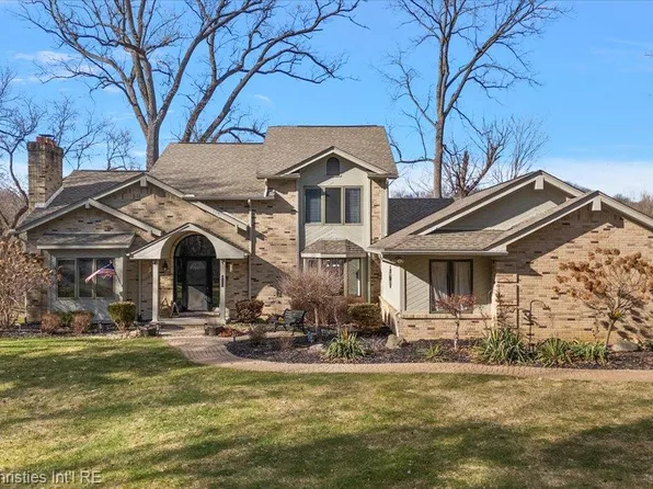 5160 Old Mill Rd, Rochester, MI 48306