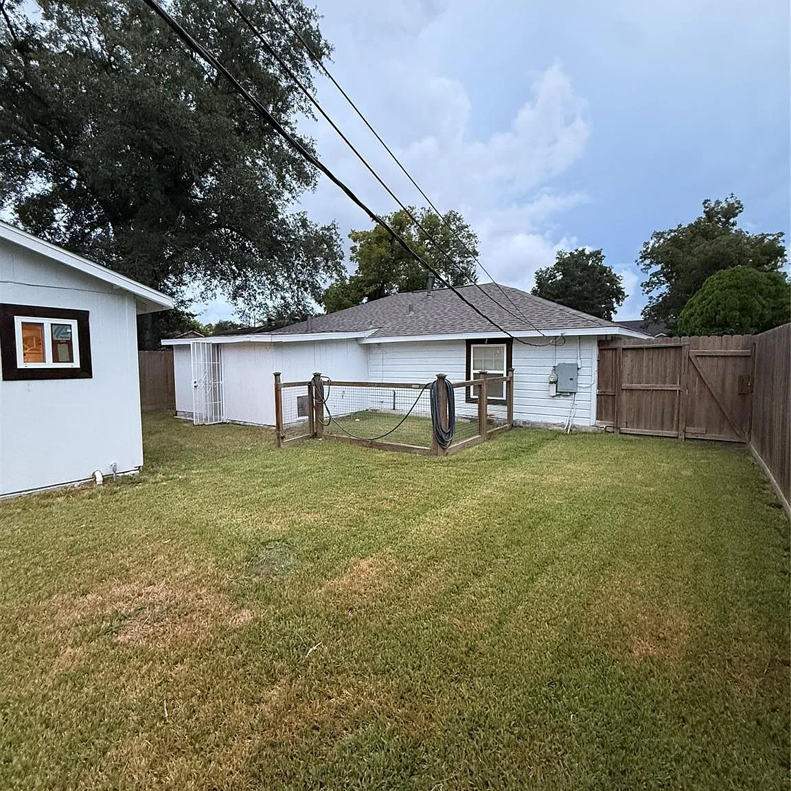 3 bed, 2.0 bath, 948 sqft, $1,700 — Photo 2