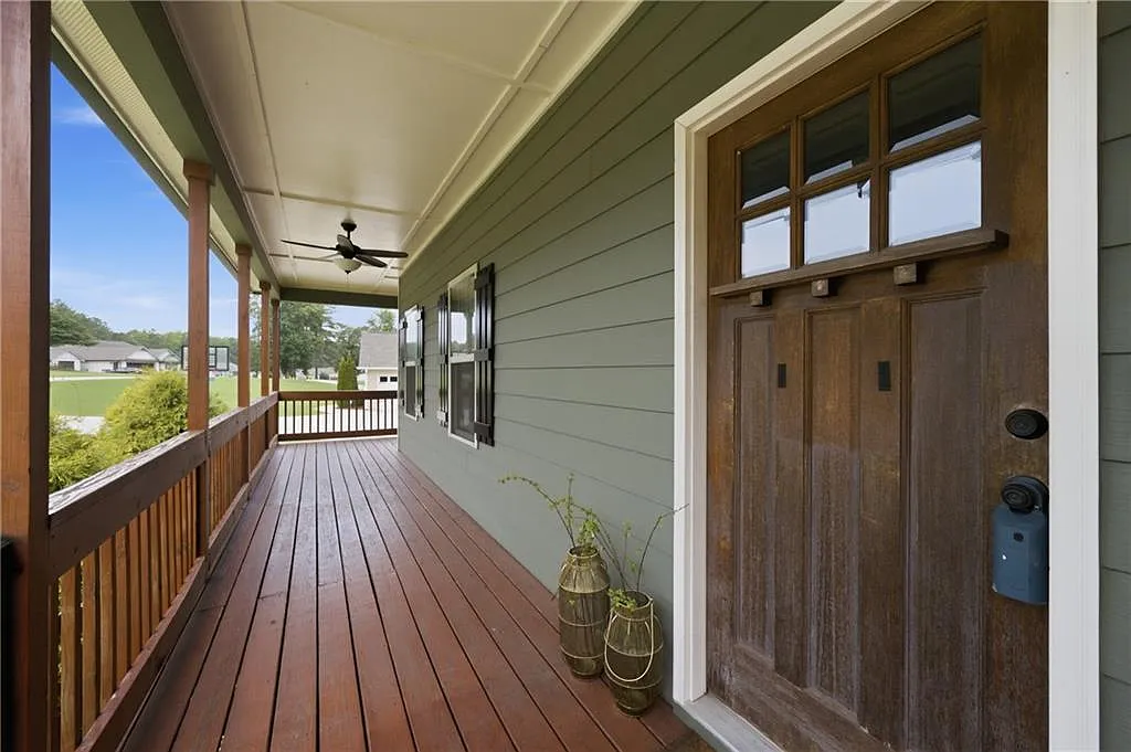 4 bed, 3.5 bath, 2322 sqft, $2,250 — Photo 4
