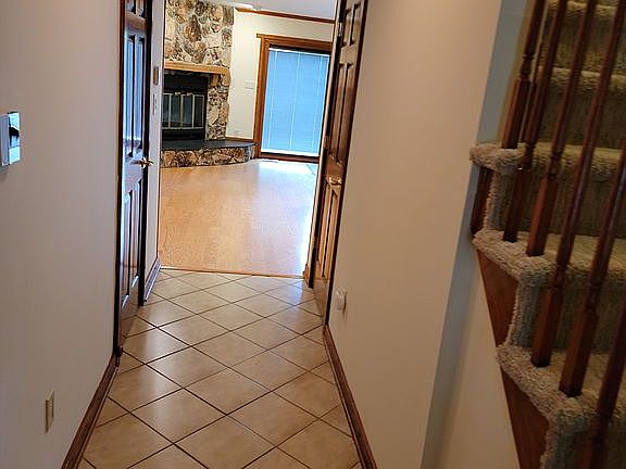 3rd image of 25 Oak Ln