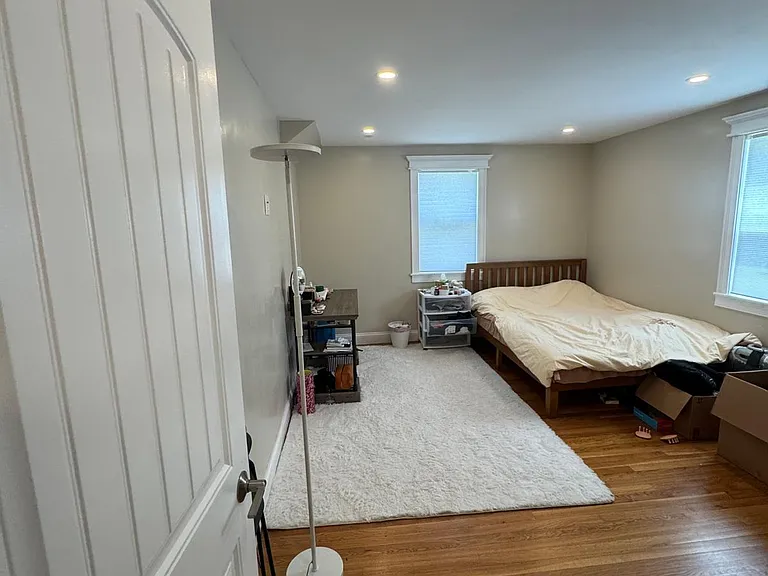 16 Moody St — Photo 5