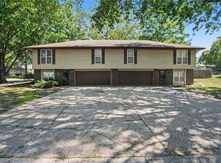 920-922 NW 13th St, Blue Springs, MO 64015