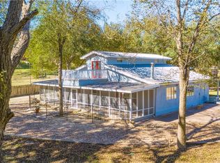 211 Caddell Ln, Seguin, TX 78155